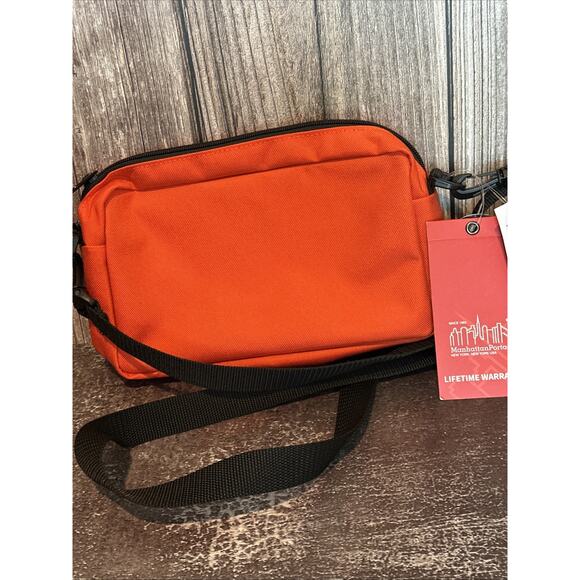 Manhattan Portage Jogger Large JPN Sling Bag Stylish Water-Resistant $45 NWT - Picture 2 of 3